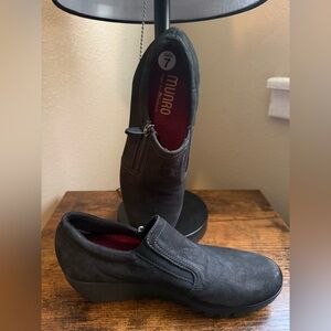 Munro Black Slide On Shoes With Side Zippers Black 7